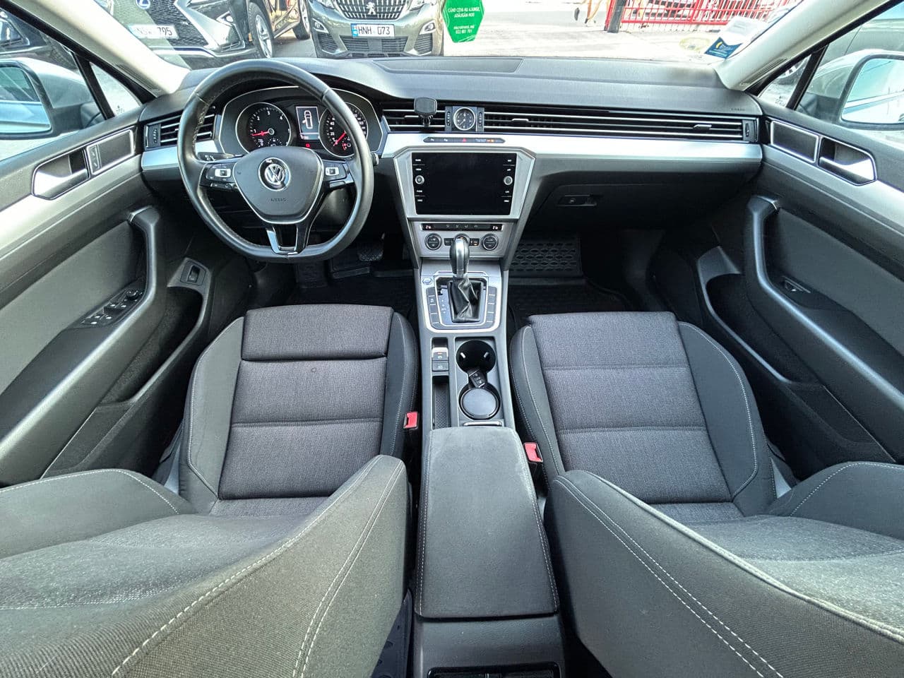 2019 Volkswagen Passat — Miniatură 8