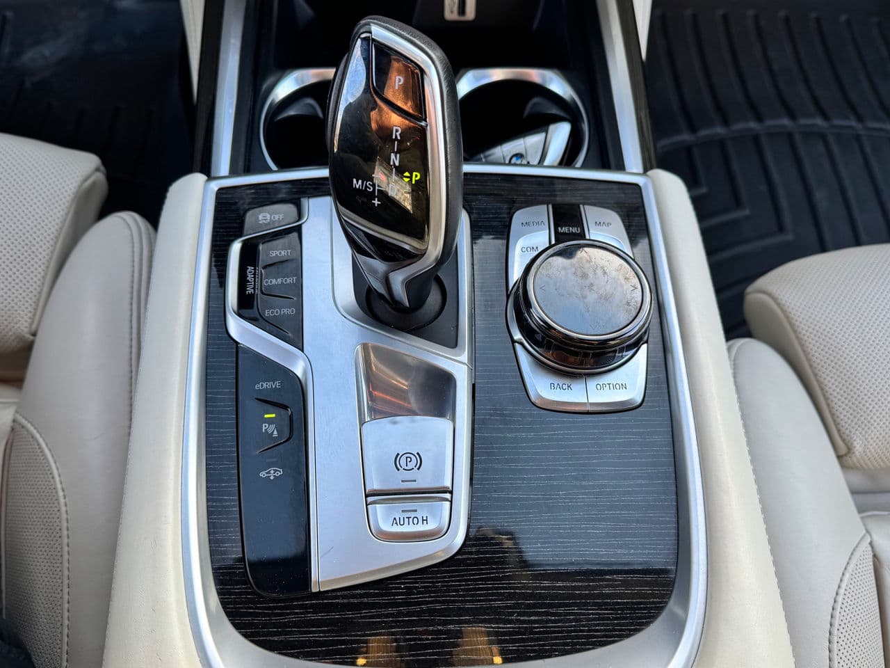 2017 BMW 740e — Miniatură 13