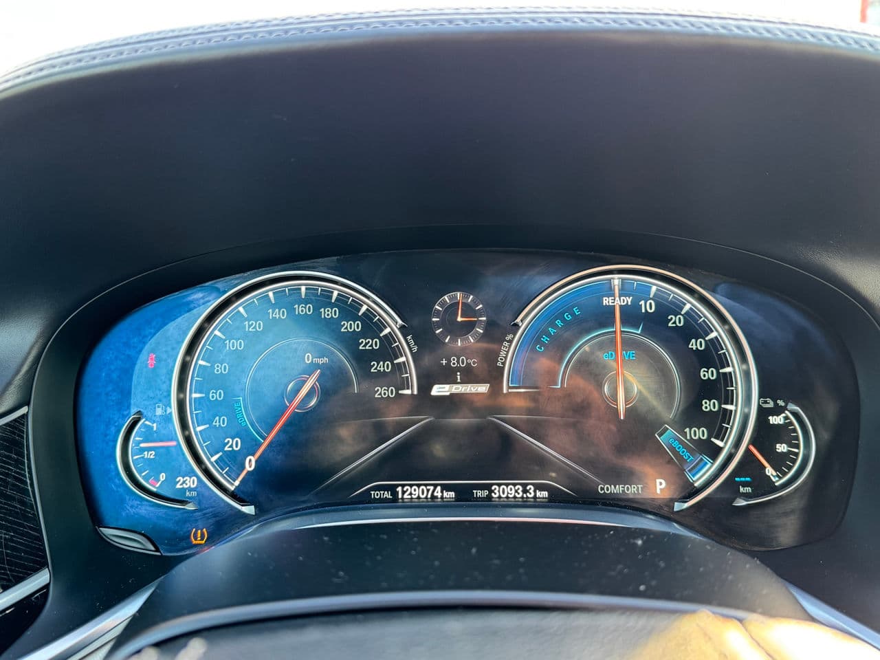 2017 BMW 740e — Miniatură 10