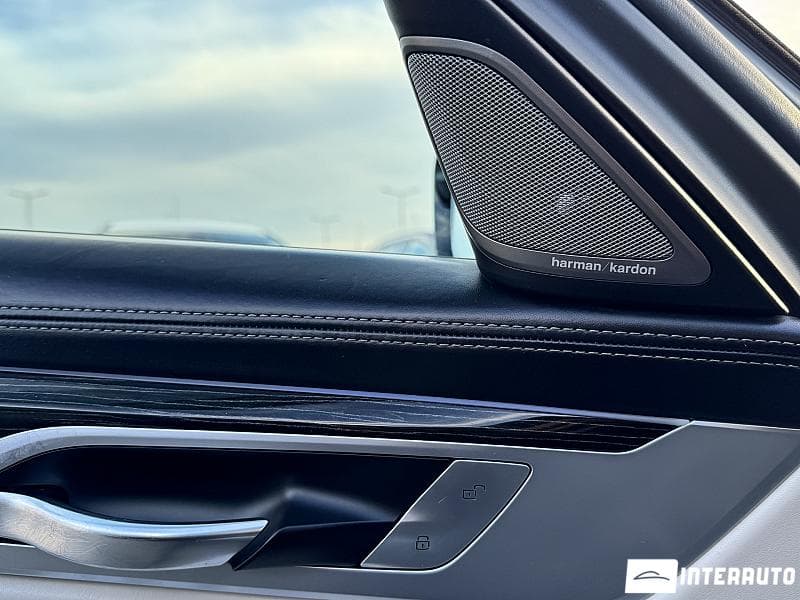 2017 BMW 740e — Miniatură 23