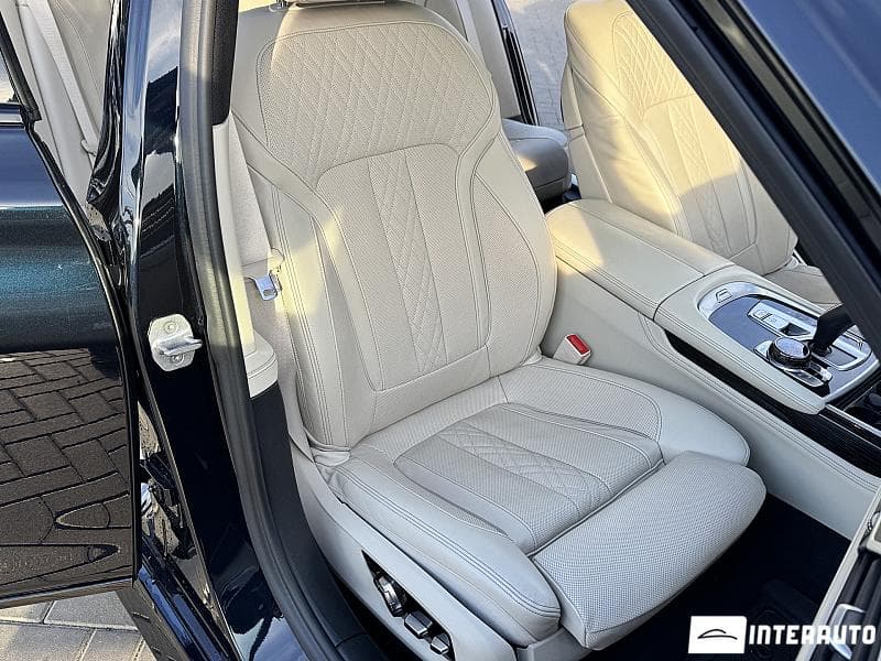 2017 BMW 740e — Miniatură 17