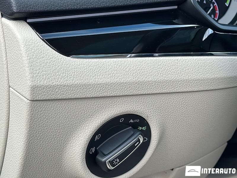 2020 Skoda Superb — Miniatură 21