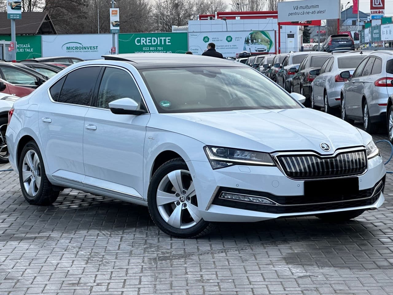 2020 Skoda Superb — Miniatură 4