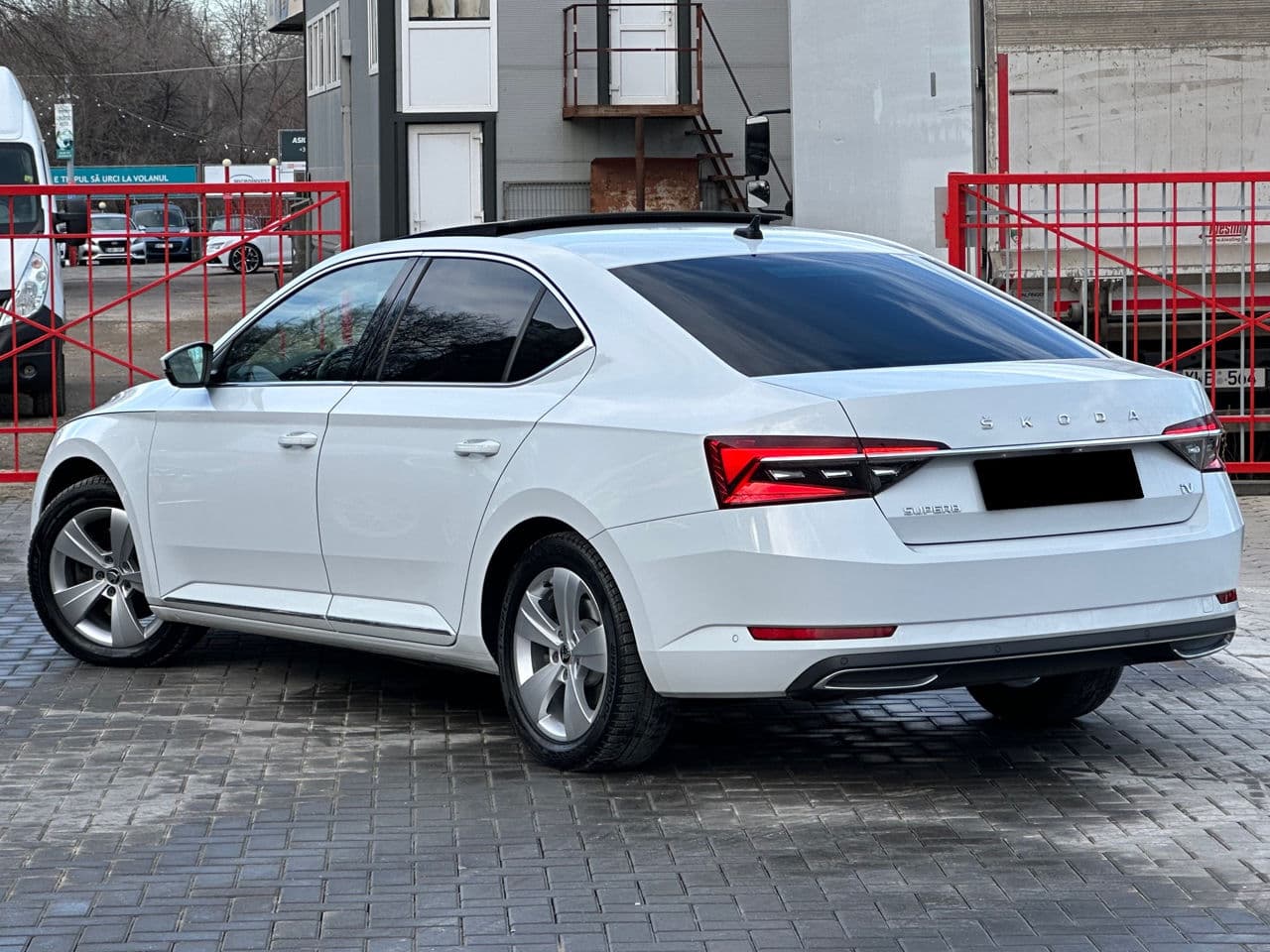 2020 Skoda Superb — Miniatură 2