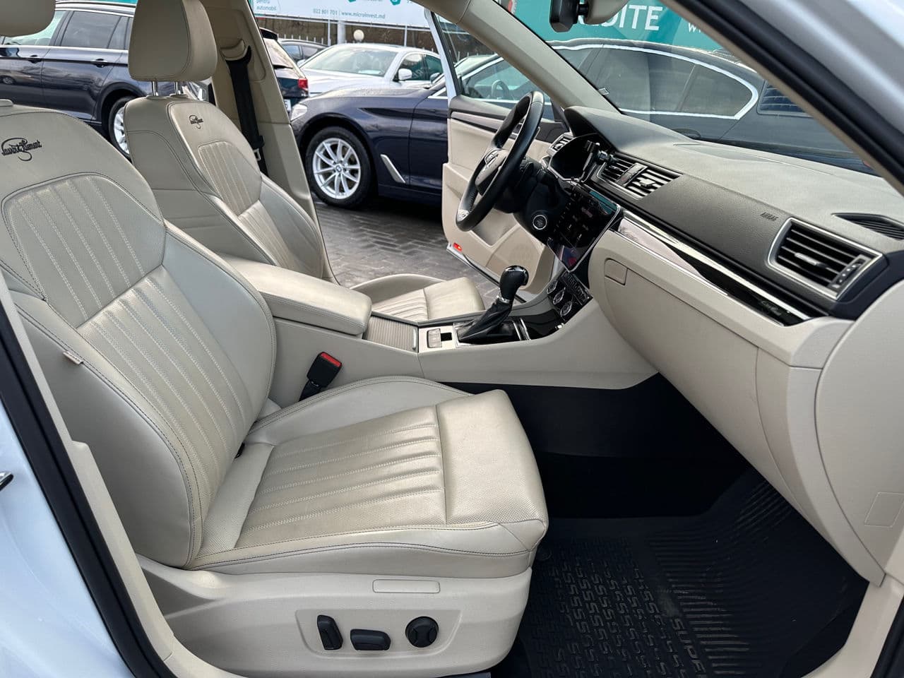 2020 Skoda Superb — Miniatură 14