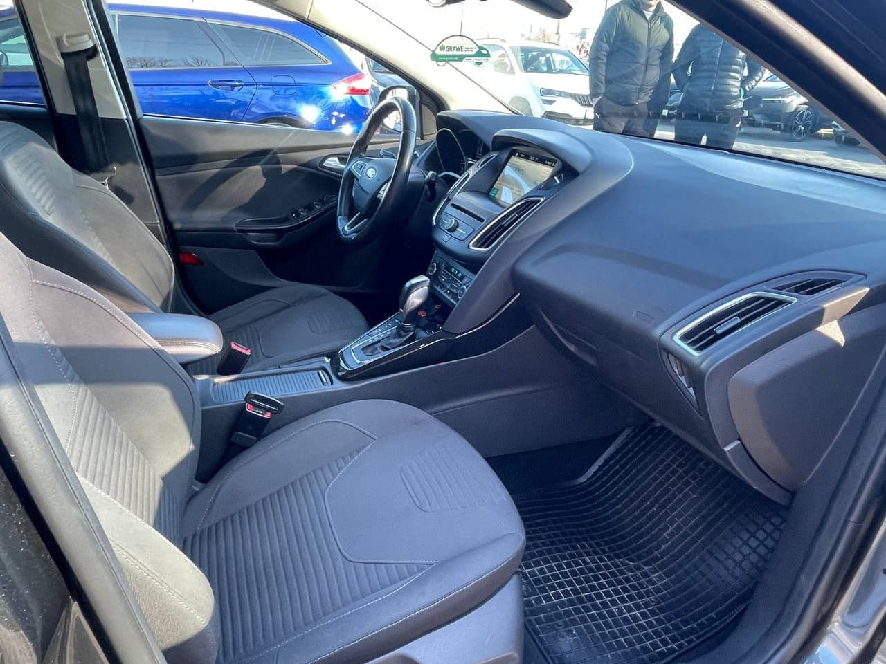 2017 Ford Focus — Miniatură 12