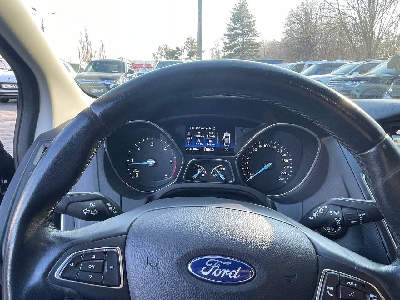 2017 Ford Focus — Miniatură 8