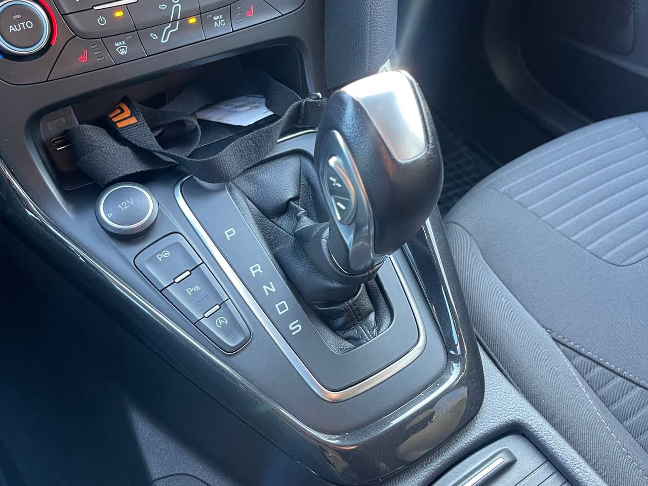 2017 Ford Focus — Miniatură 11