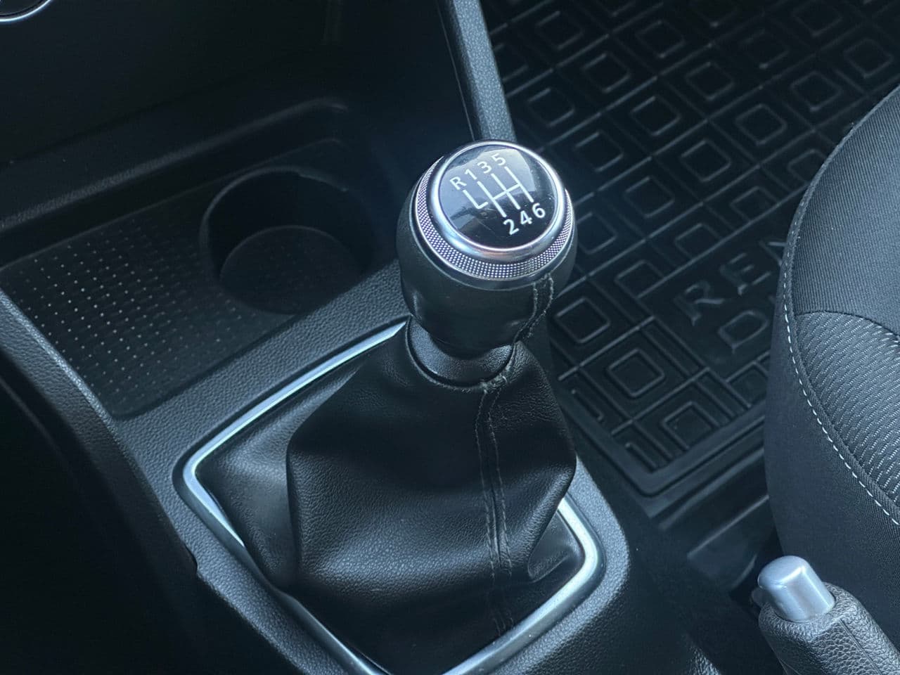 2019 Dacia Duster — Miniatură 11