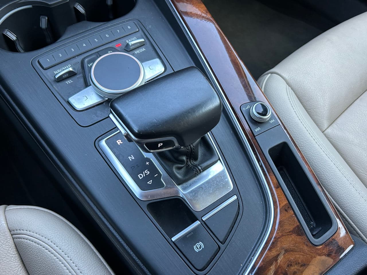 2016 Audi A4 — Miniatură 16