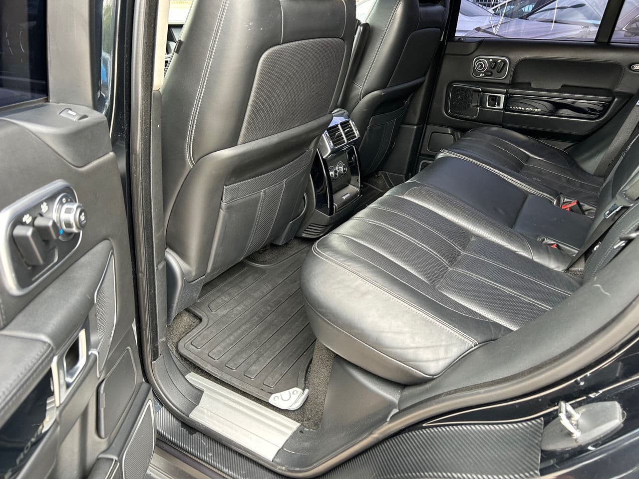 2011 Land Rover Range Rover Vogue — Miniatură 19