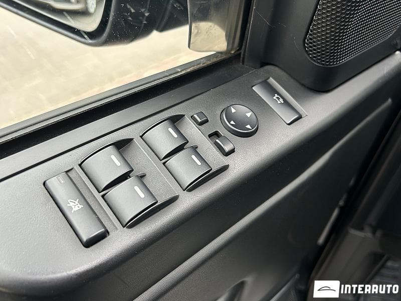 2011 Land Rover Range Rover Vogue — Miniatură 6