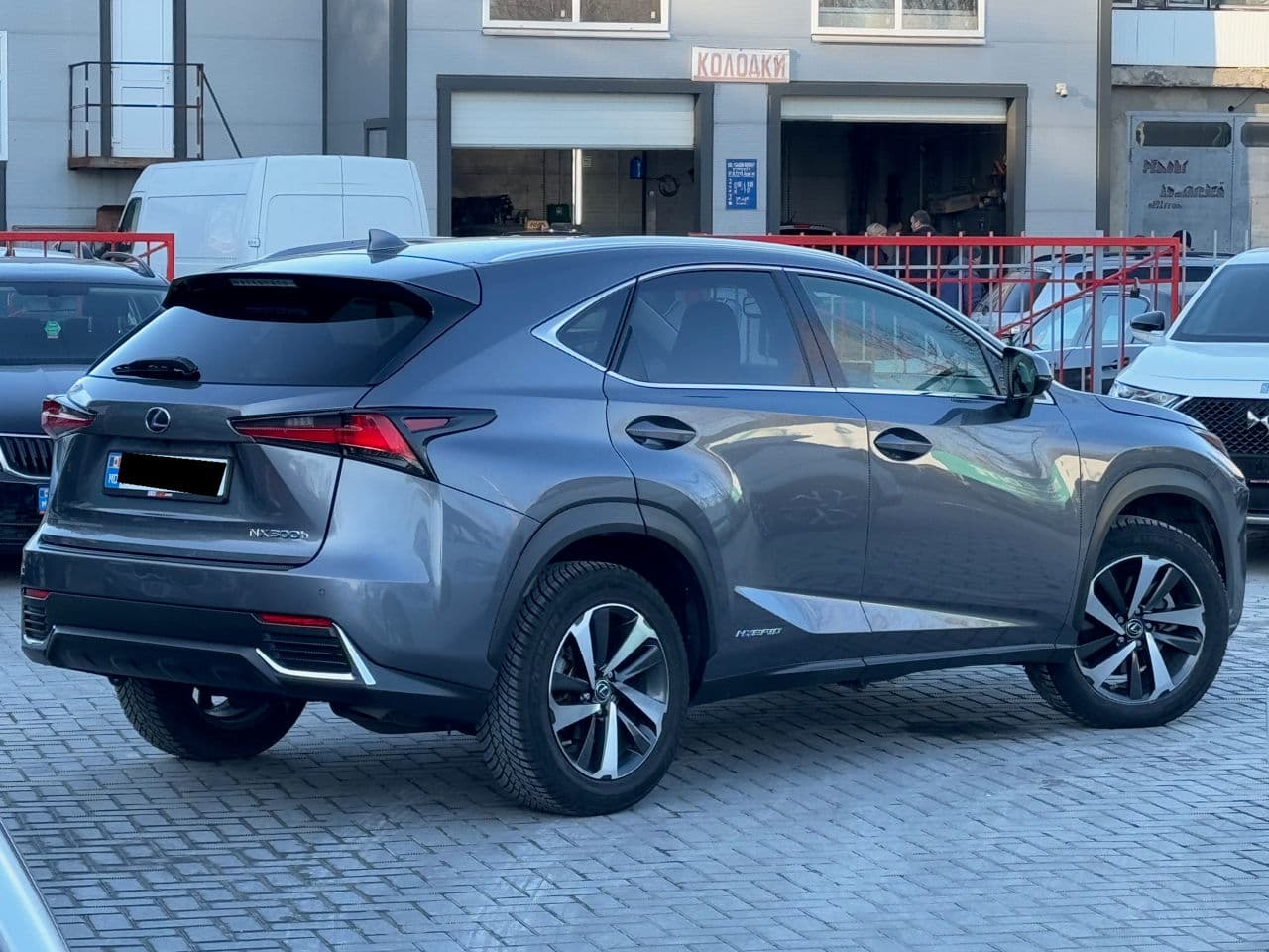 Lexus NX 300H 2018 — Миниатюра 4