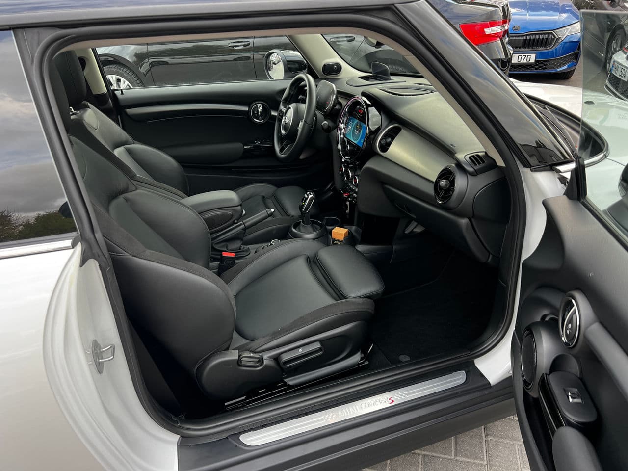 2023 Mini Cooper S — Miniatură 8