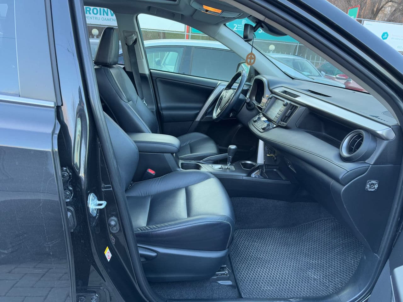 2018 Toyota Rav-4 — Miniatură 6