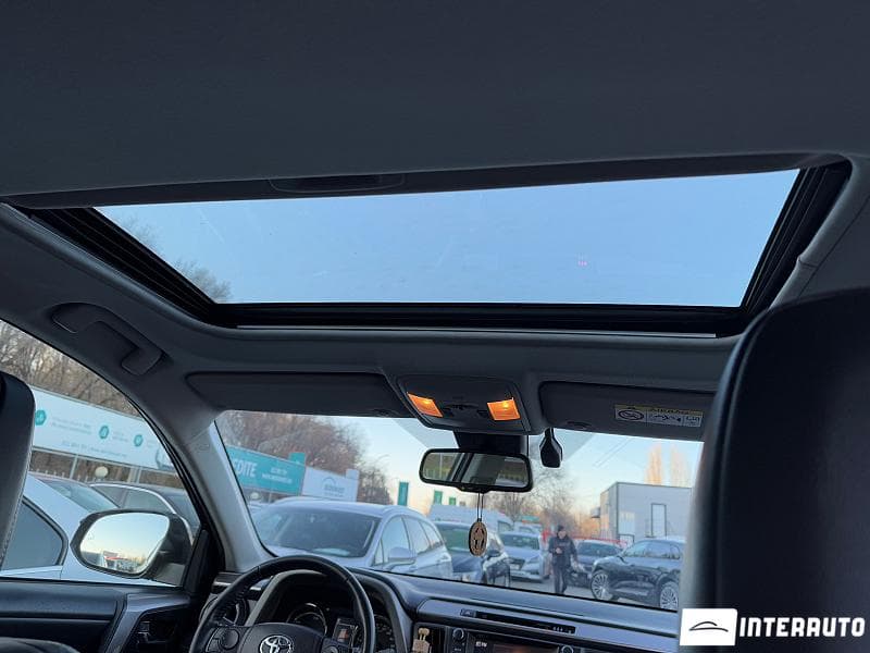 2018 Toyota Rav-4 — Miniatură 17
