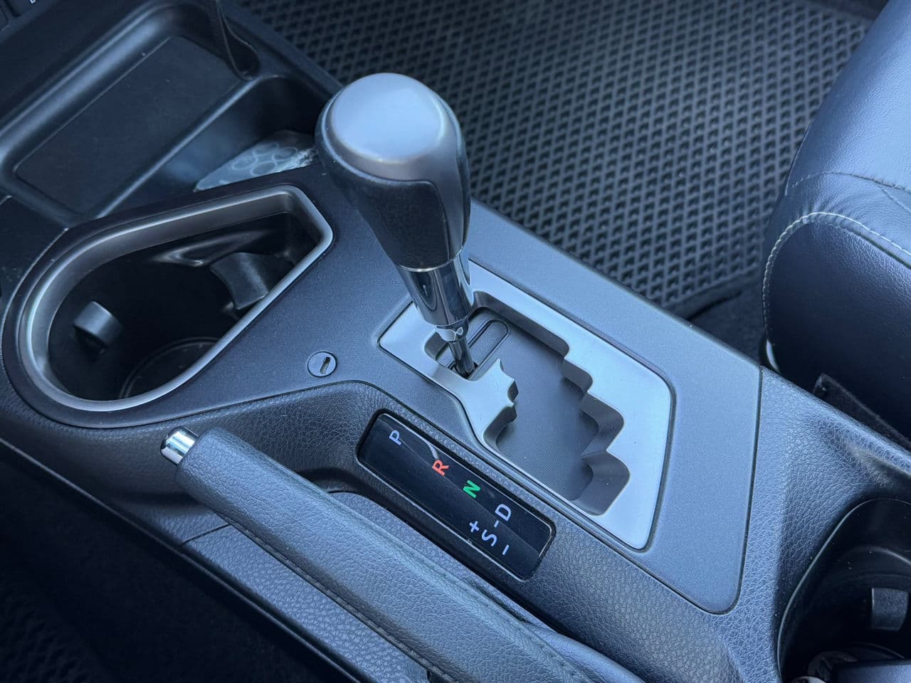 2018 Toyota Rav-4 — Miniatură 16