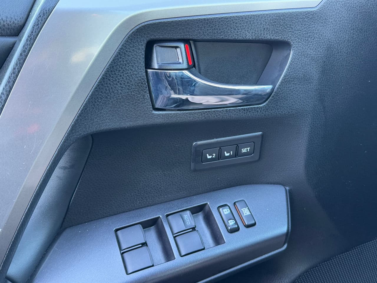 2018 Toyota Rav-4 — Miniatură 10