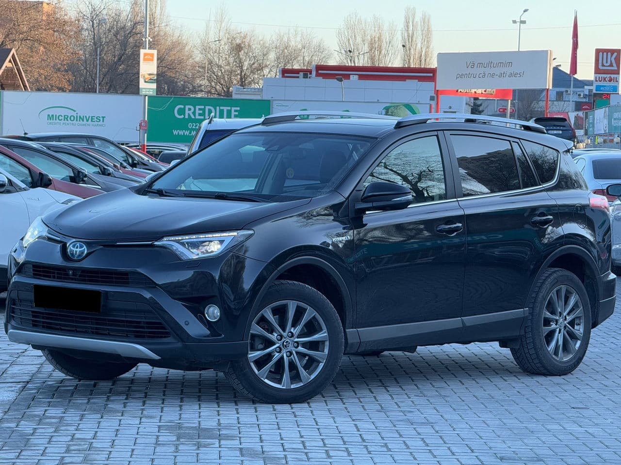 2018 Toyota Rav-4 — Miniatură 3