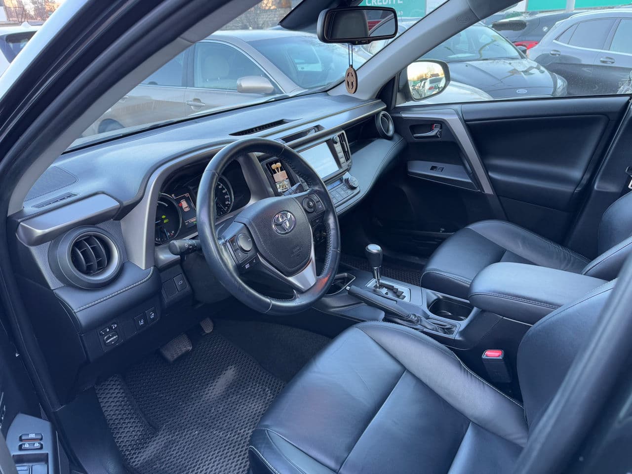 2018 Toyota Rav-4 — Miniatură 5