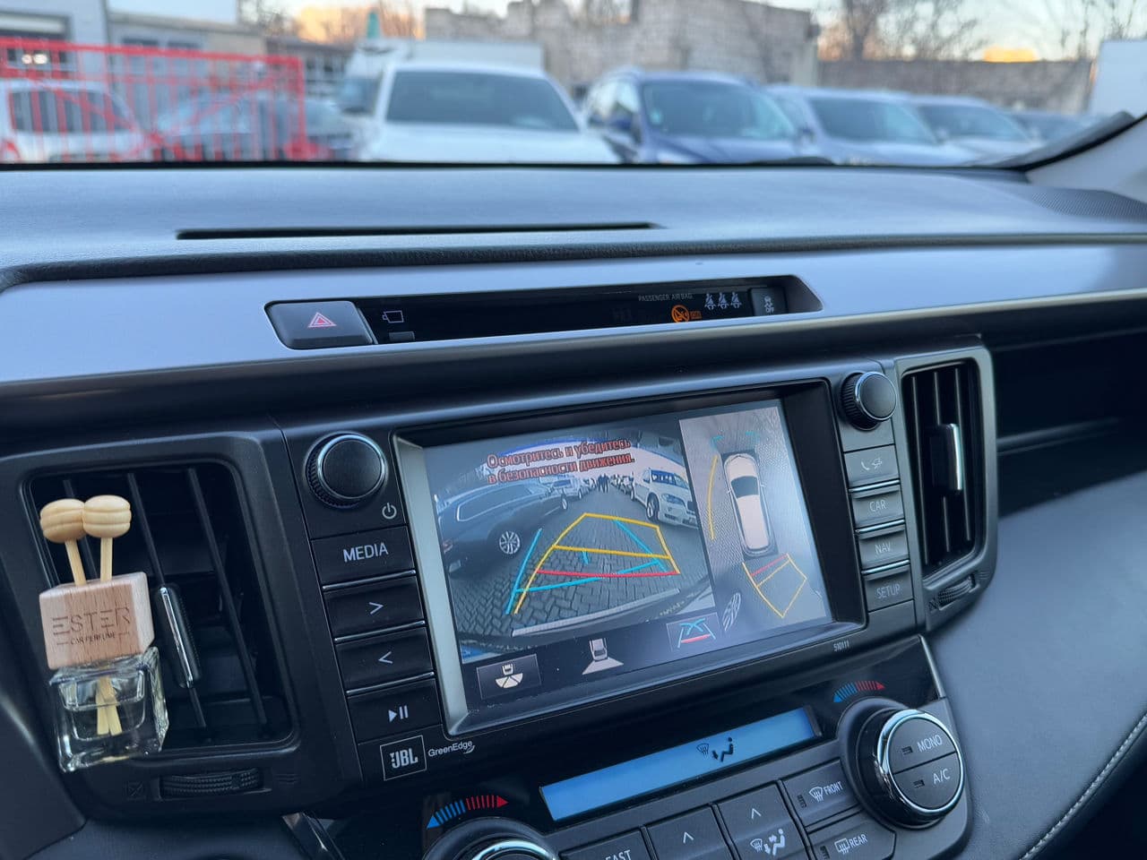 2018 Toyota Rav-4 — Miniatură 13