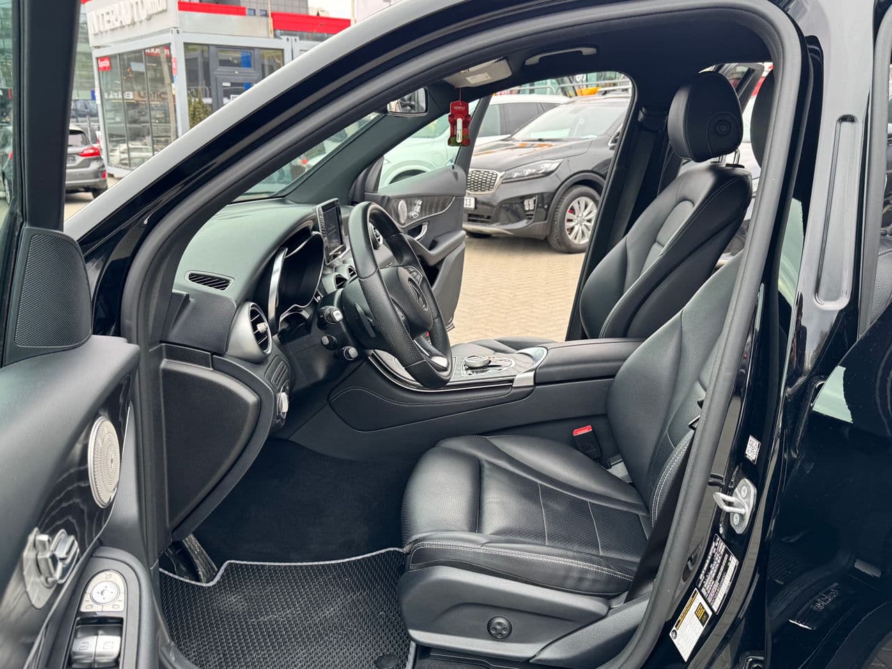 2018 Mercedes GLC 300 — Miniatură 5
