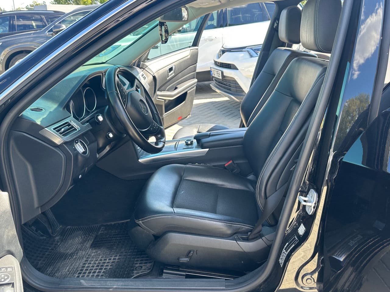 2015 Mercedes E 300h — Miniatură 5