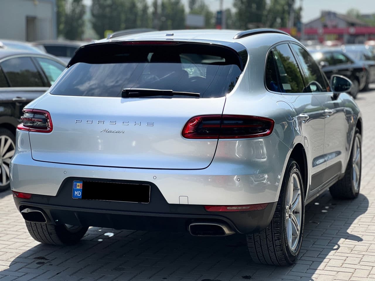 2016 Porsche Macan — Miniatură 2