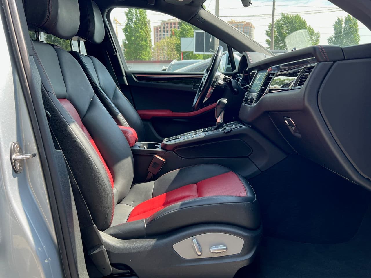 2016 Porsche Macan — Miniatură 14