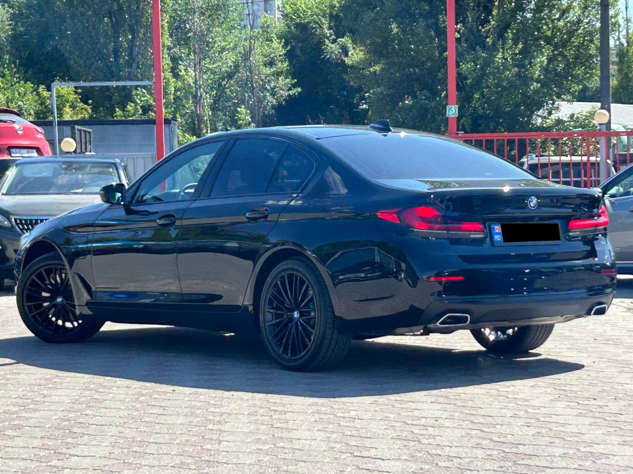 BMW 530e 2023 — Миниатюра 2