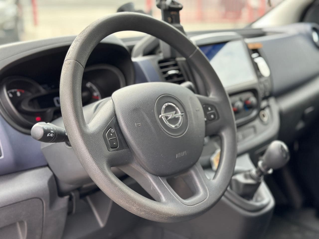 Opel Vivaro 2018 — Миниатюра 9