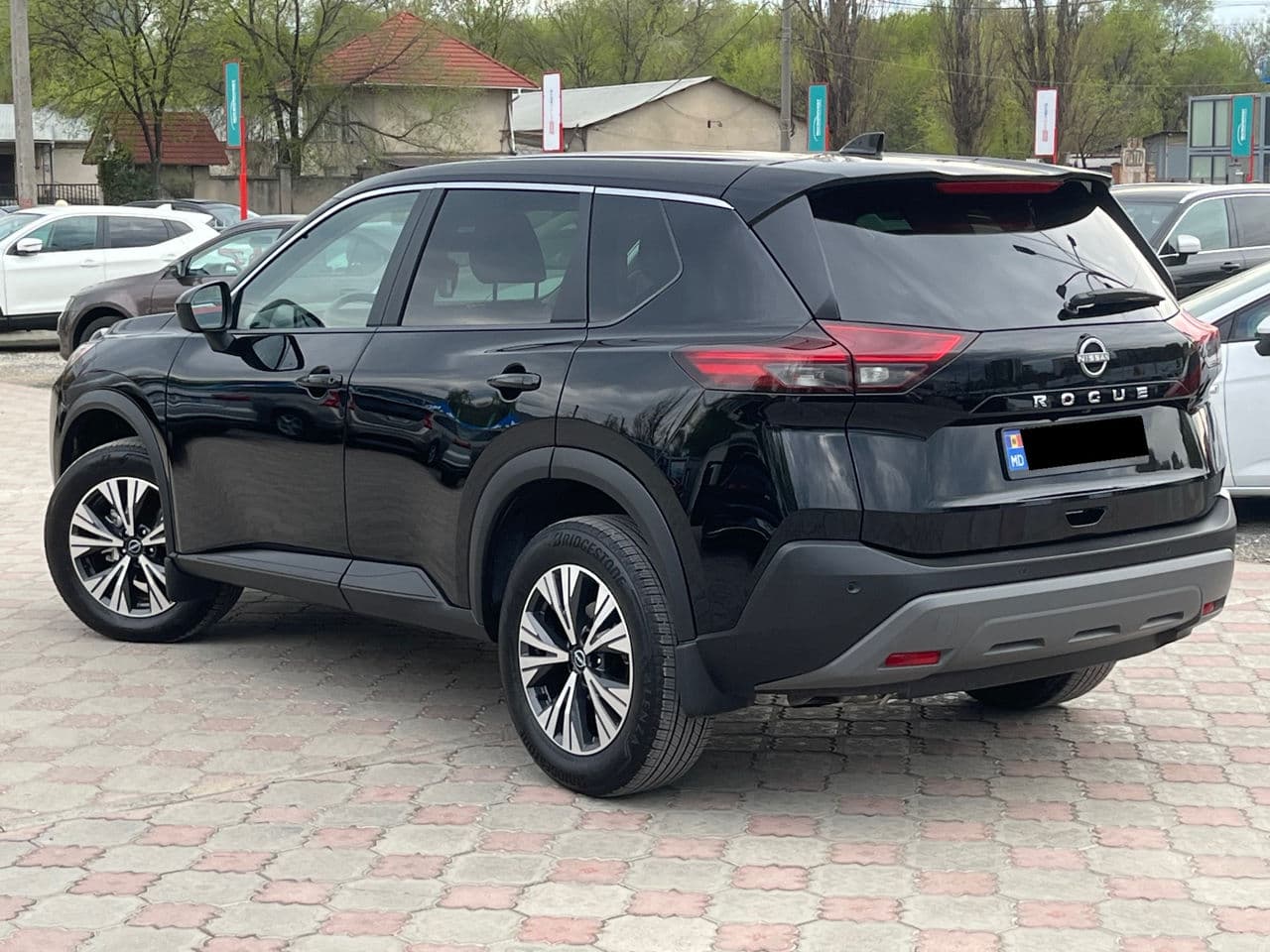 2023 Nissan Rogue — Miniatură 2