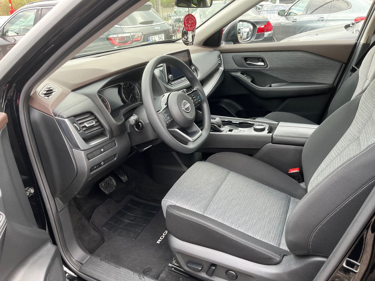 2023 Nissan Rogue — Miniatură 7