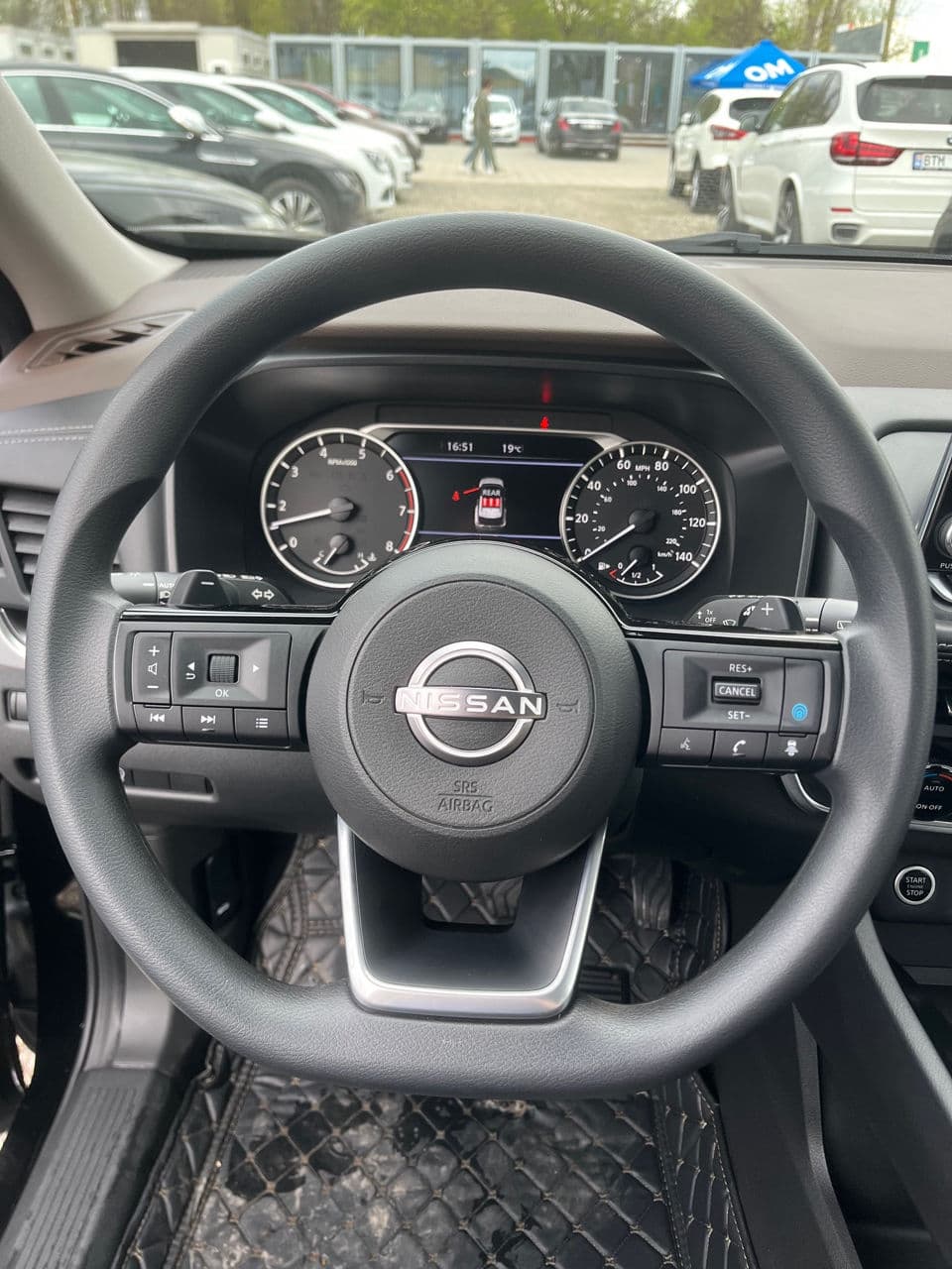 2023 Nissan Rogue — Miniatură 11
