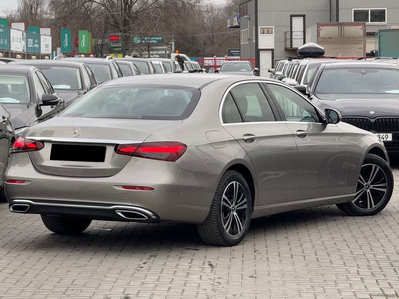 2023 Mercedes E 200 — Miniatură 2
