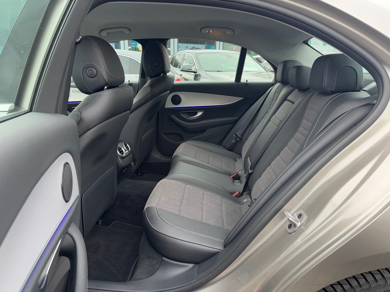2023 Mercedes E 200 — Miniatură 7