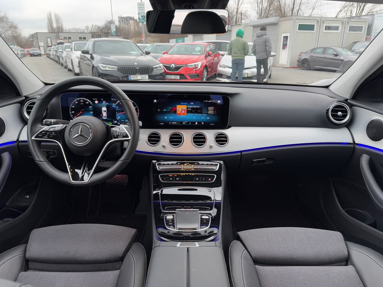 2023 Mercedes E 200 — Miniatură 9