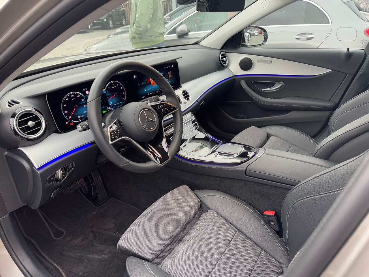 2023 Mercedes E 200 — Miniatură 5