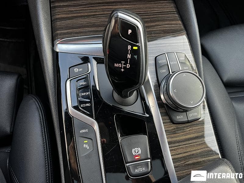 2018 BMW 530e — Miniatură 11