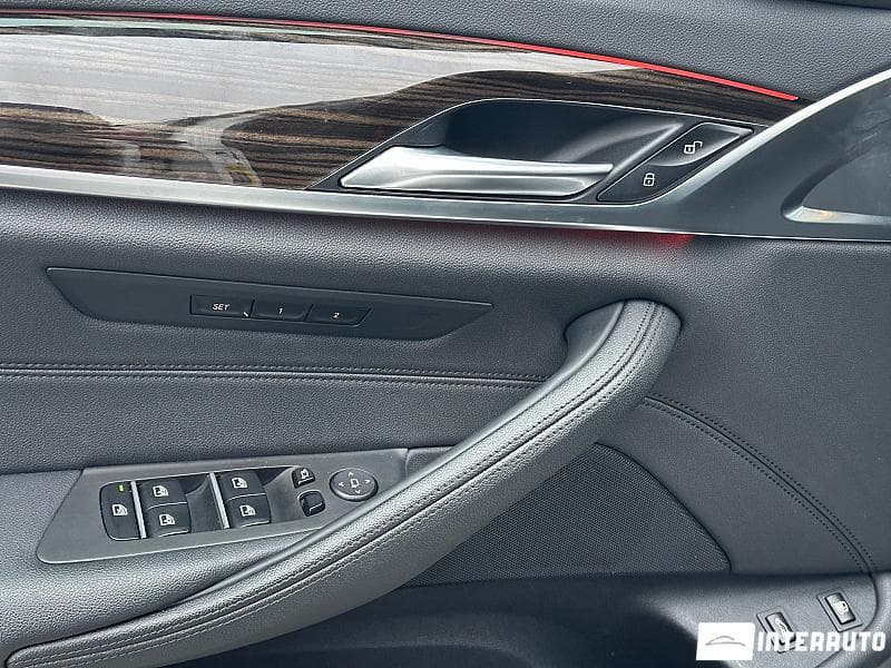 2018 BMW 530e — Miniatură 15