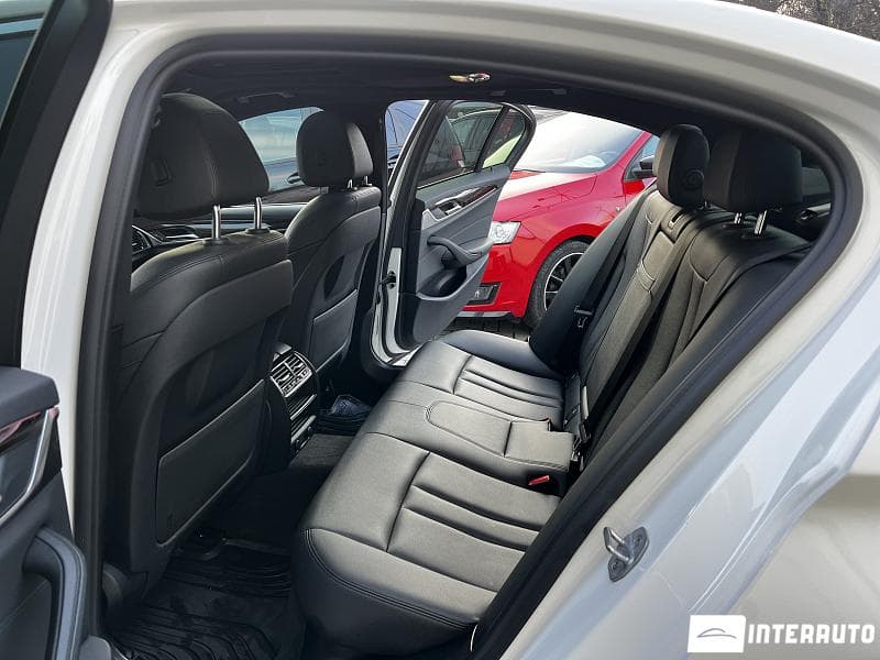 2018 BMW 530e — Miniatură 19