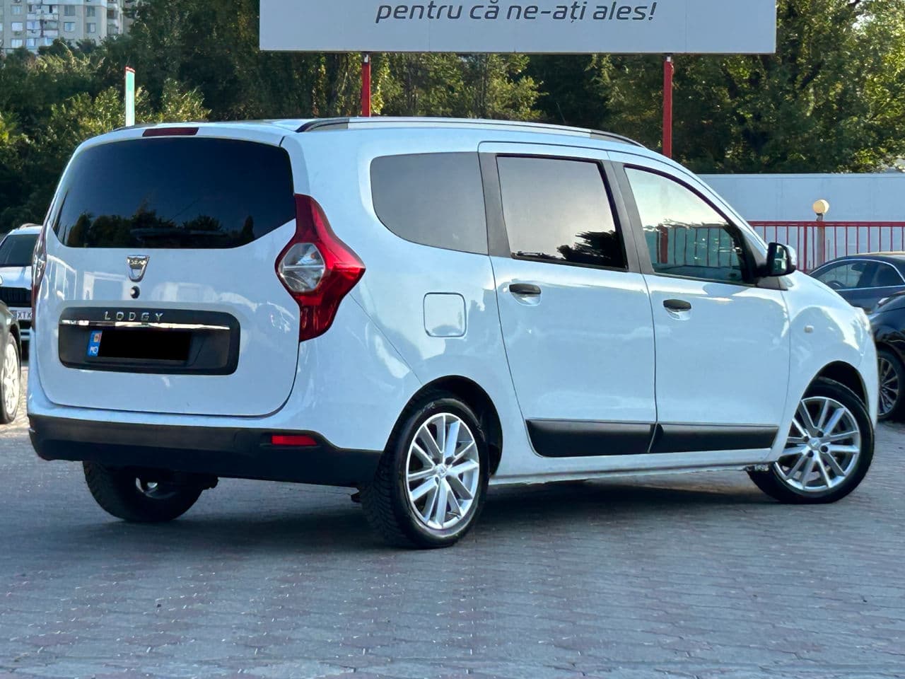 2020 Dacia Lodgy — Miniatură 3