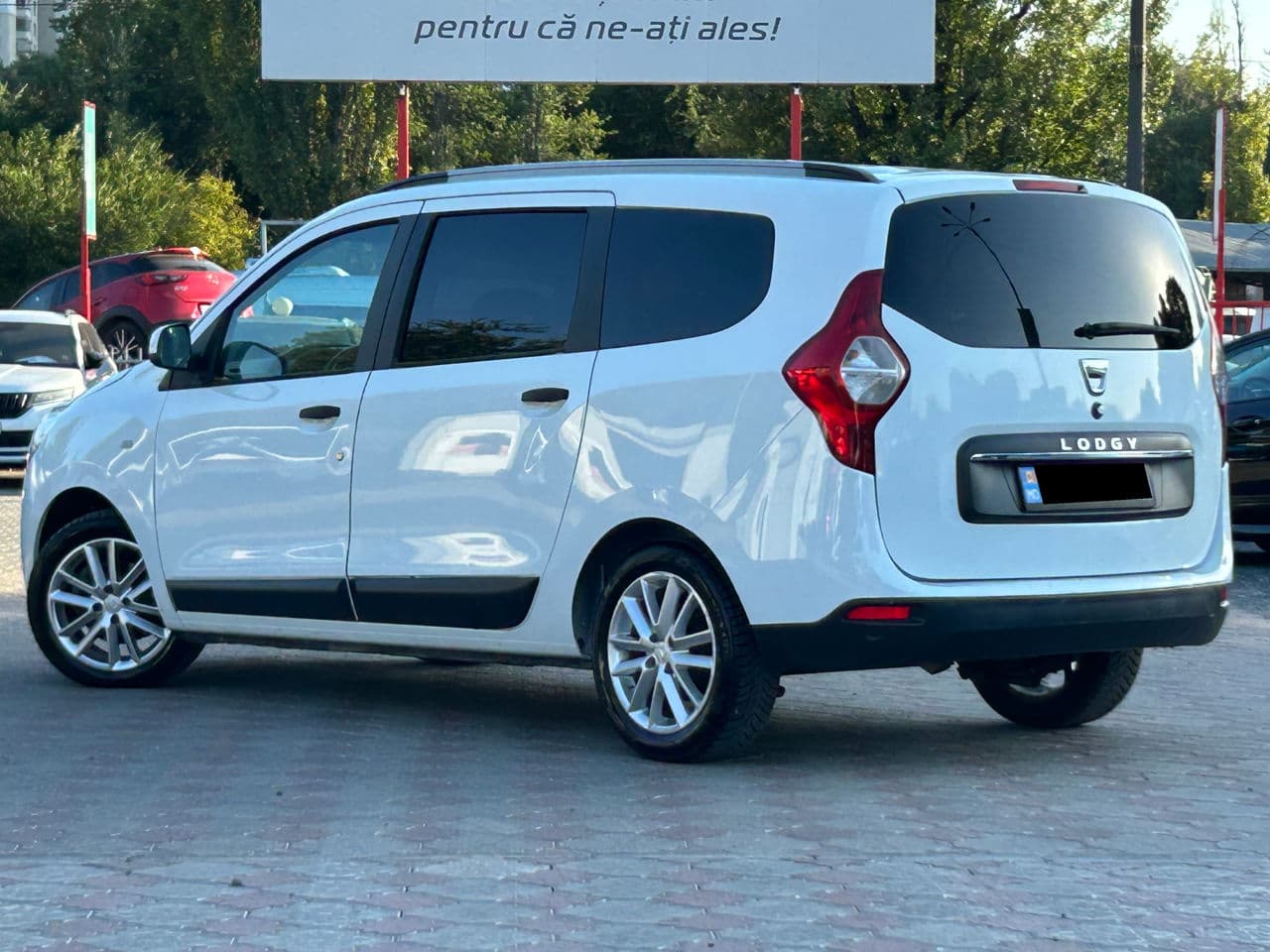 2020 Dacia Lodgy — Miniatură 2
