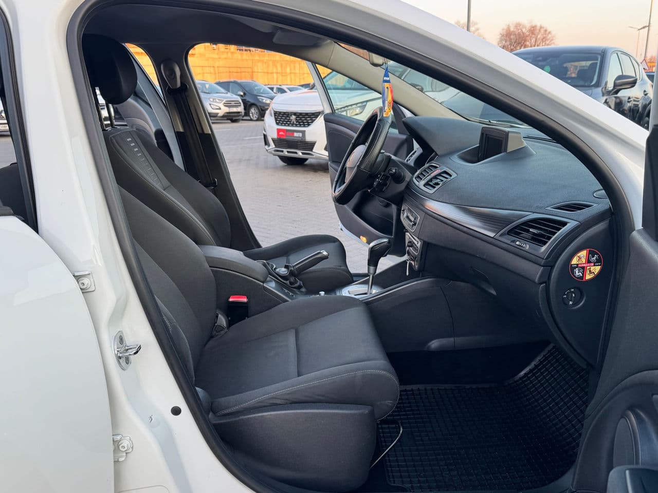2011 Renault Megane — Miniatură 15