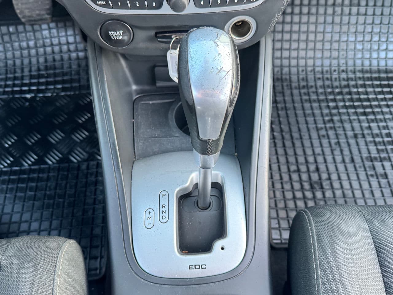 2011 Renault Megane — Miniatură 11
