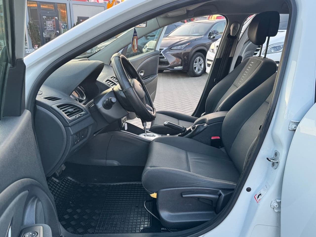 2011 Renault Megane — Miniatură 5