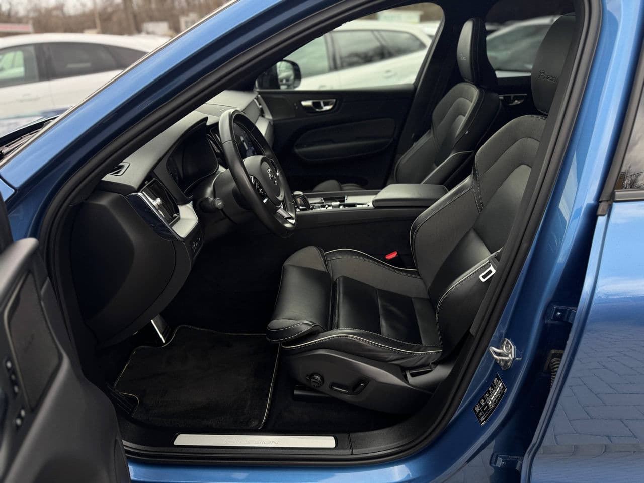 Volvo XC 60 2019 — Миниатюра 5