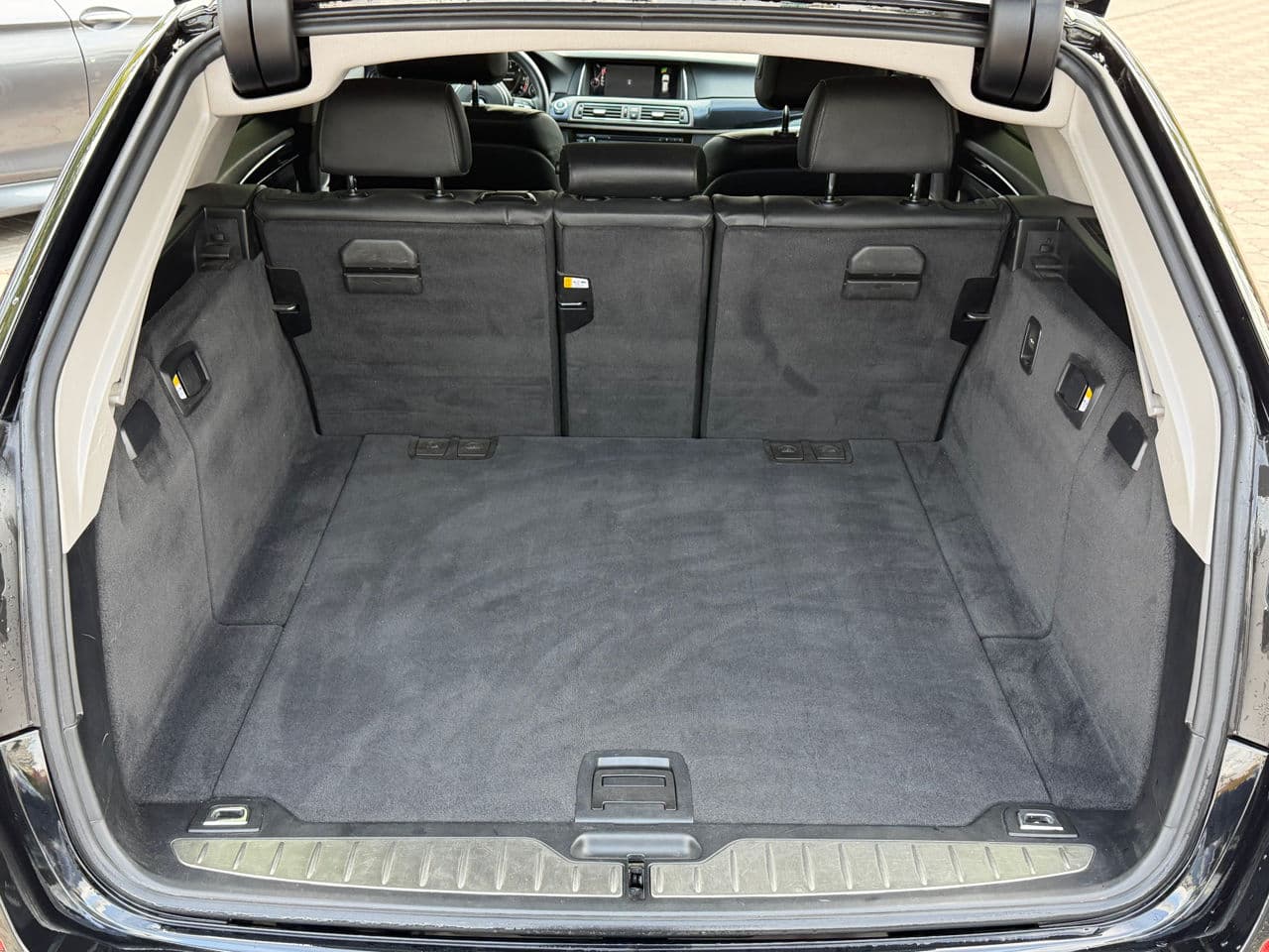 BMW 520 2016 — Миниатюра 18