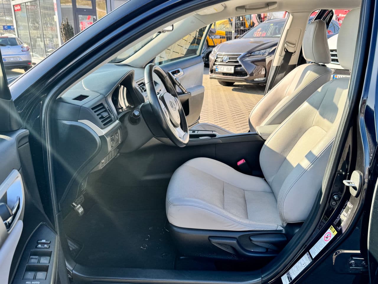 2012 Lexus CT 200h — Miniatură 5