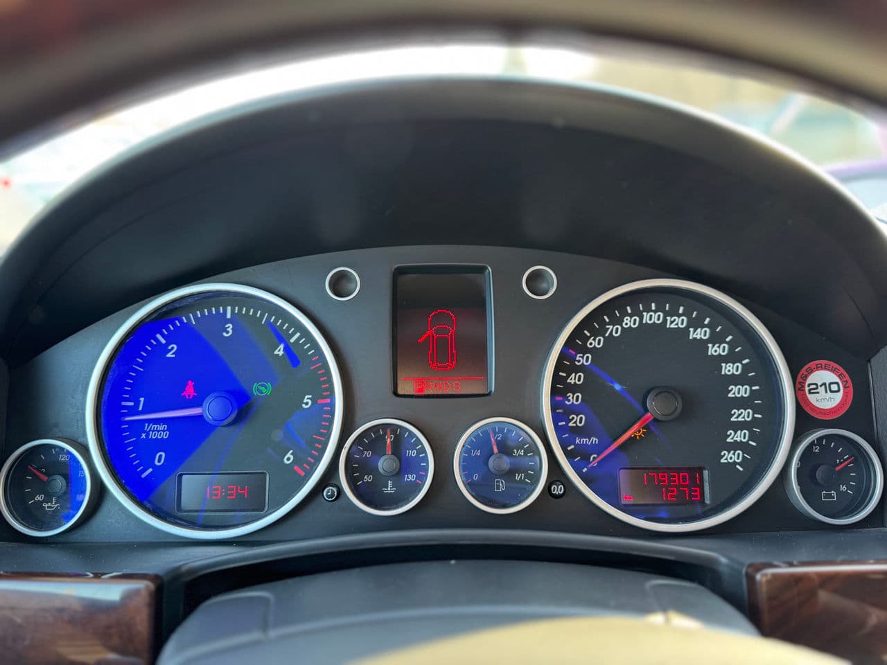 2005 Volkswagen Touareg — Miniatură 11